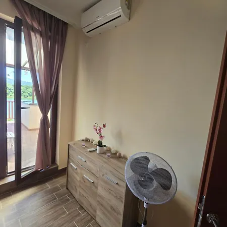 Kika Srebrno Jezero Apartment