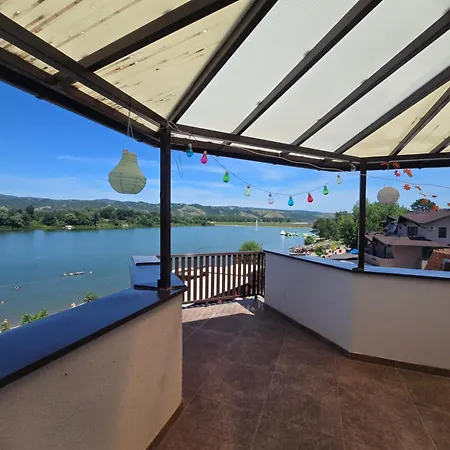 Kika Srebrno Jezero 아파트 *