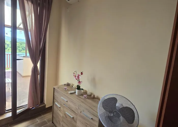 Kika Srebrno Jezero Апартаменты